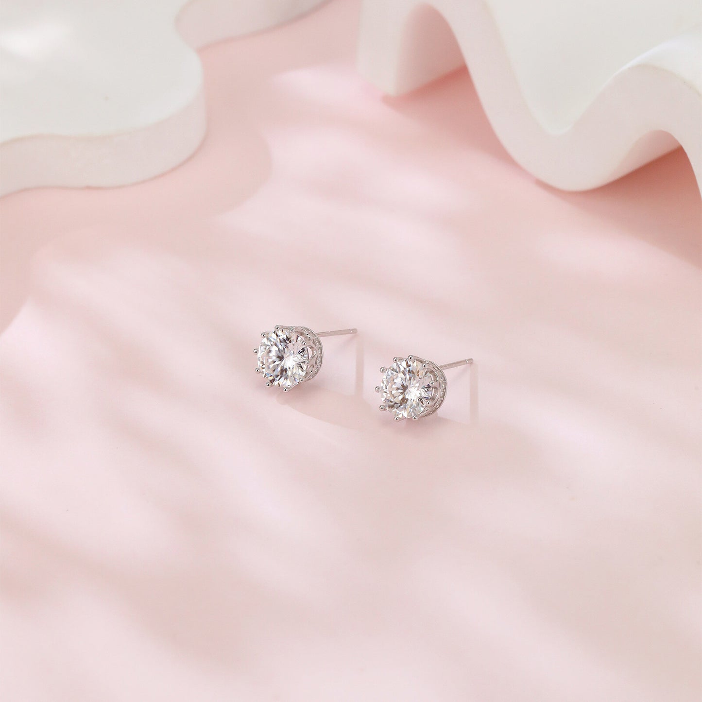 925 Sterling Silver Elegant Six-prong Solitaire Moissanite Stud Earrings