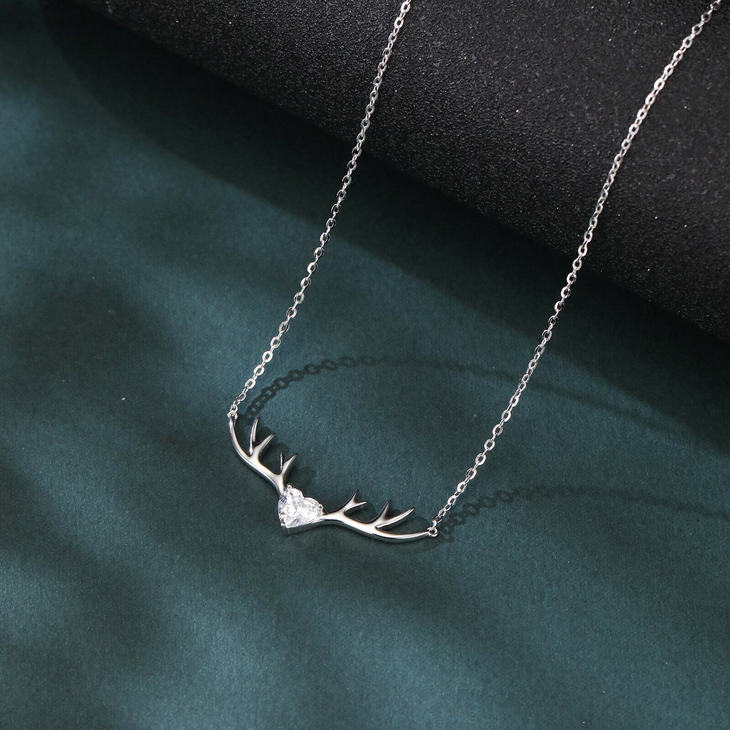 925 Sterling Silver Elegant Deer Antler Necklace With Heart Gemstone Pendant